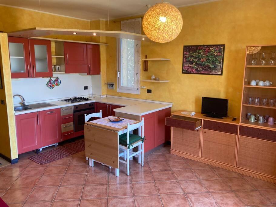 Casa Di Ro - Coloratissima A 300 Metri Dal Mare Apartment San Bartolomeo Al Mare Luaran gambar