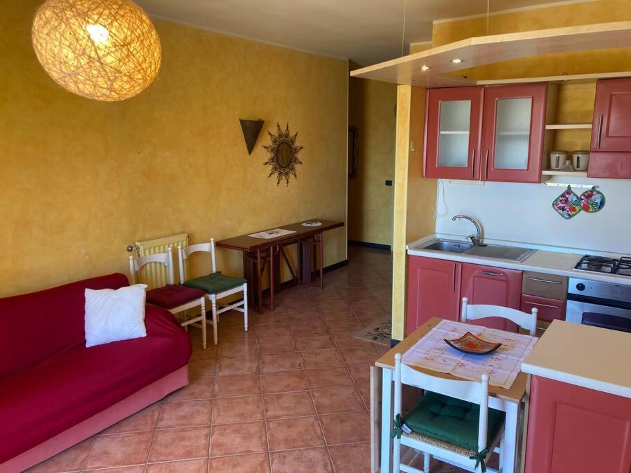 Casa Di Ro - Coloratissima A 300 Metri Dal Mare Apartment San Bartolomeo Al Mare Luaran gambar