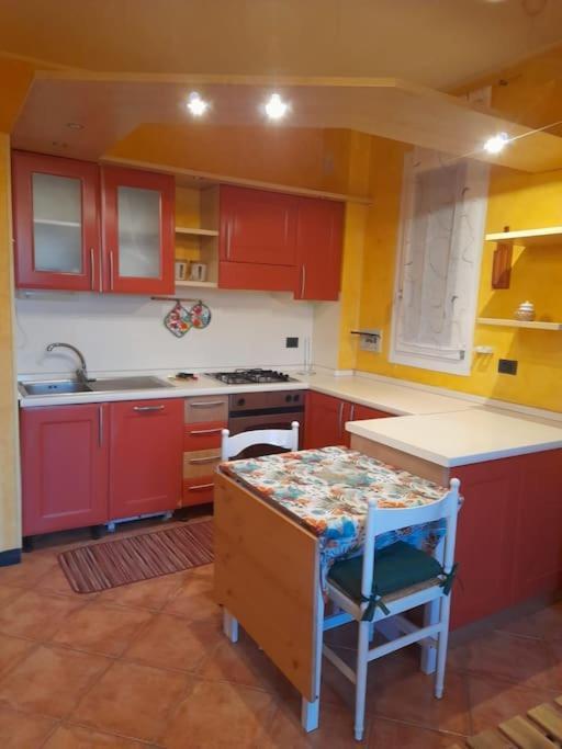 Casa Di Ro - Coloratissima A 300 Metri Dal Mare Apartment San Bartolomeo Al Mare Luaran gambar